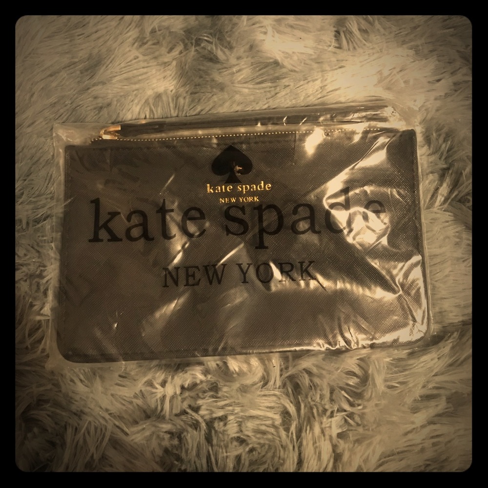 Kate Spade Wristlet ♠️
